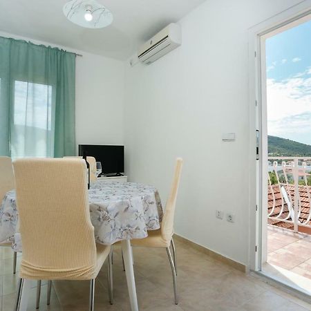 Apartman Paula 1 Lägenhet Vinišće Exteriör bild