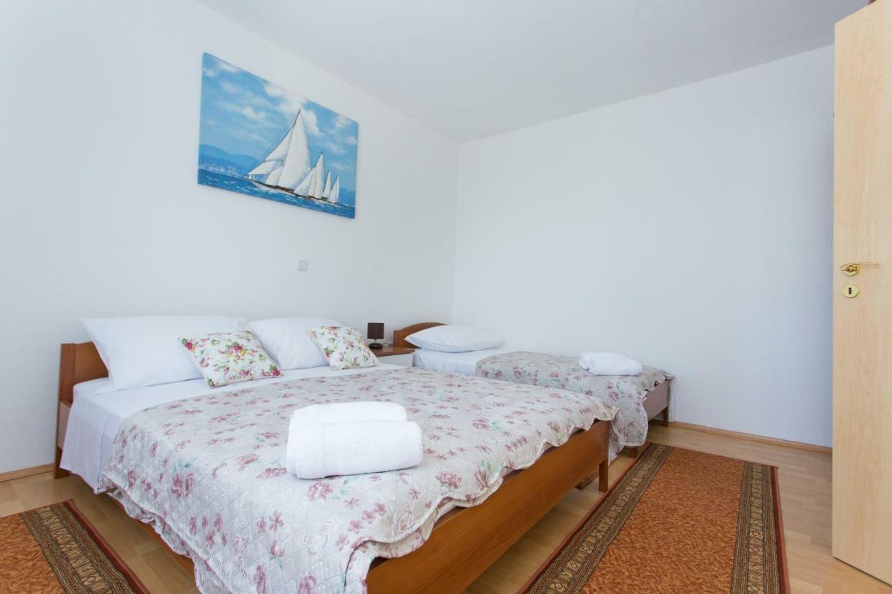 Apartman Paula 1 Lägenhet Vinišće Exteriör bild