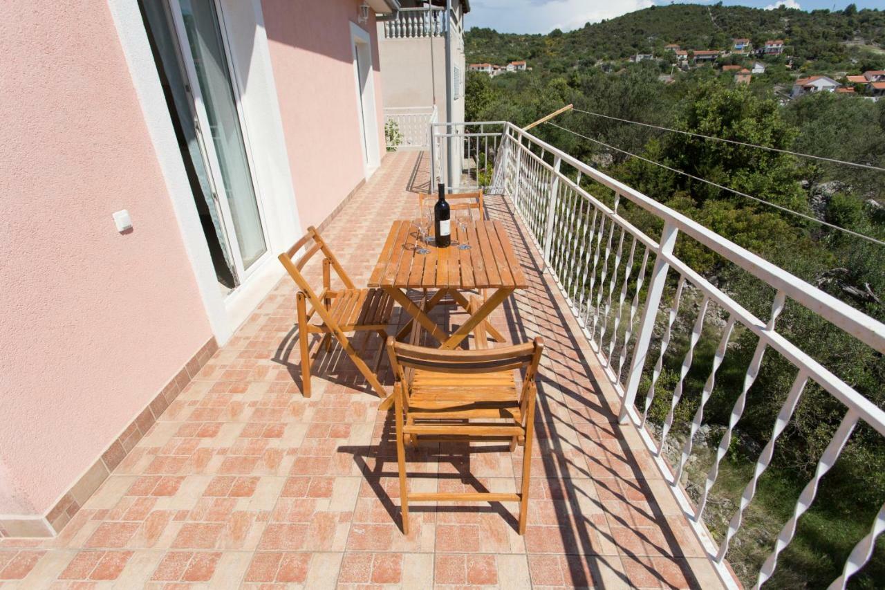 Apartman Paula 1 Lägenhet Vinišće Exteriör bild