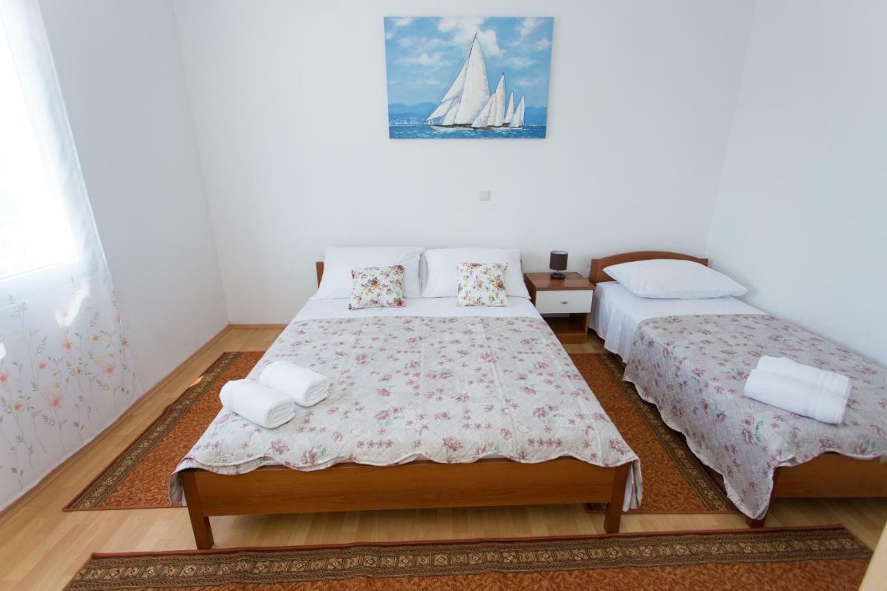 Apartman Paula 1 Lägenhet Vinišće Exteriör bild