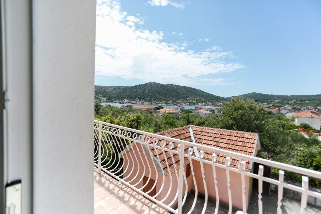Apartman Paula 1 Lägenhet Vinišće Exteriör bild