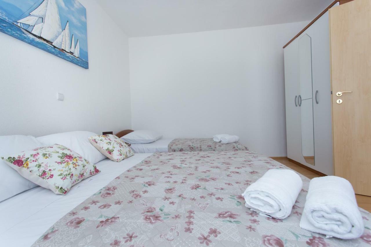 Apartman Paula 1 Lägenhet Vinišće Exteriör bild